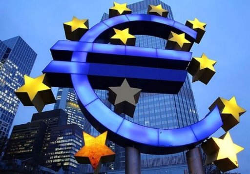کاهش ارزش یورو در برابر دلار آمریکا